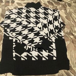 Nine West Houndstooth sweater